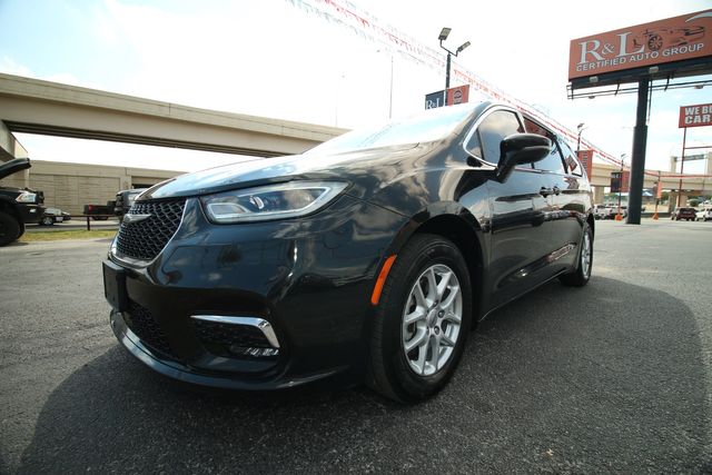 2022 Chrysler Pacifica Touring L | San Antonio, TX | R&L Certified Auto Group 2022 Chrysler Pacifica Touring L | San Antonio, TX | R&L Certified Auto Group