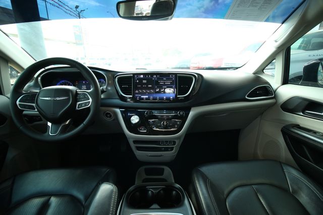 2022 Chrysler Pacifica Touring L | San Antonio, TX | R&L Certified Auto Group 2022 Chrysler Pacifica Touring L | San Antonio, TX | R&L Certified Auto Group