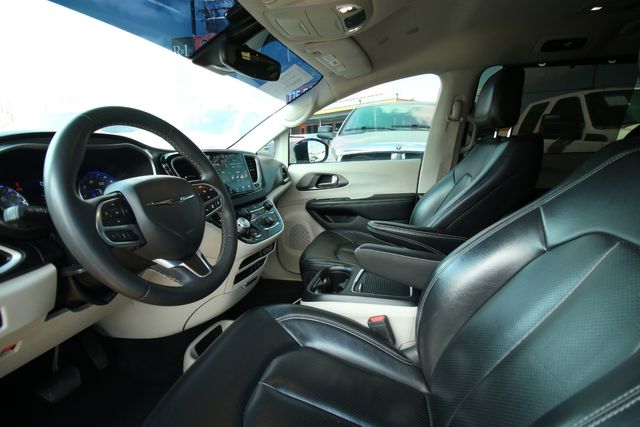 2022 Chrysler Pacifica Touring L | San Antonio, TX | R&L Certified Auto Group 2022 Chrysler Pacifica Touring L | San Antonio, TX | R&L Certified Auto Group