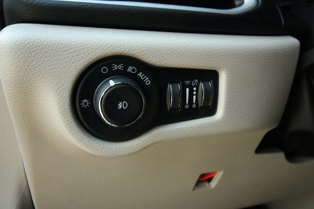 2022 Chrysler Pacifica Touring L | San Antonio, TX | R&L Certified Auto Group 2022 Chrysler Pacifica Touring L | San Antonio, TX | R&L Certified Auto Group