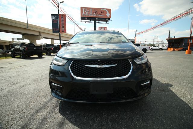 2022 Chrysler Pacifica Touring L | San Antonio, TX | R&L Certified Auto Group 2022 Chrysler Pacifica Touring L | San Antonio, TX | R&L Certified Auto Group