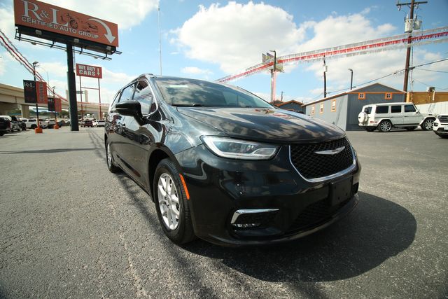 2022 Chrysler Pacifica Touring L | San Antonio, TX | R&L Certified Auto Group 2022 Chrysler Pacifica Touring L | San Antonio, TX | R&L Certified Auto Group
