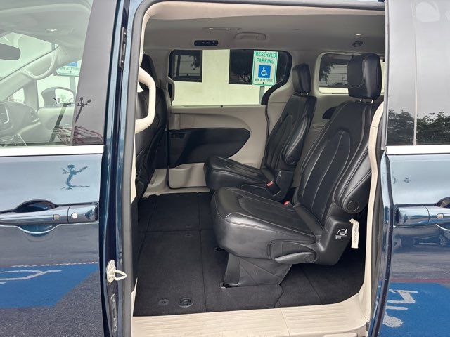 2022 Chrysler Pacifica Touring L | San Antonio, TX | Clear Choice Automotive South