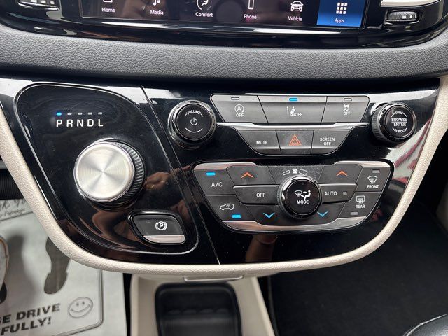 2022 Chrysler Pacifica Touring L | San Antonio, TX | Clear Choice Automotive South