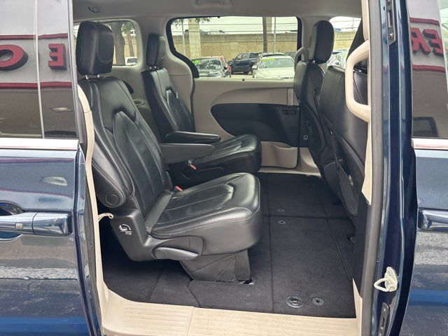 2022 Chrysler Pacifica Touring L | San Antonio, TX | Clear Choice Automotive South