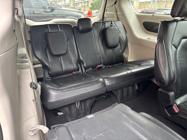 2022 Chrysler Pacifica Touring L | San Antonio, TX | Clear Choice Automotive South