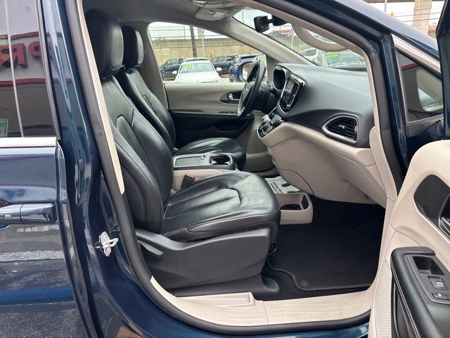 2022 Chrysler Pacifica Touring L | San Antonio, TX | Clear Choice Automotive South