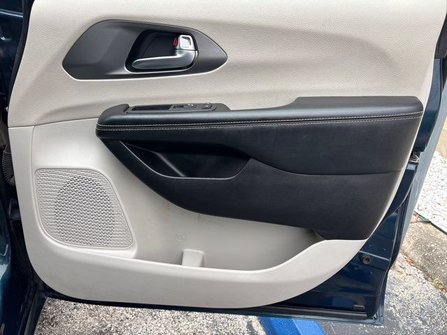 2022 Chrysler Pacifica Touring L | San Antonio, TX | Clear Choice Automotive South