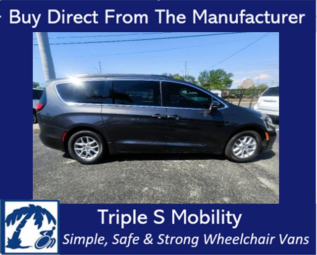 2022 Chrysler Pacifica Touring L Wheelchair Van Handicap Ramp Van  | Pinellas Park, Florida | Triple S Mobility, Inc