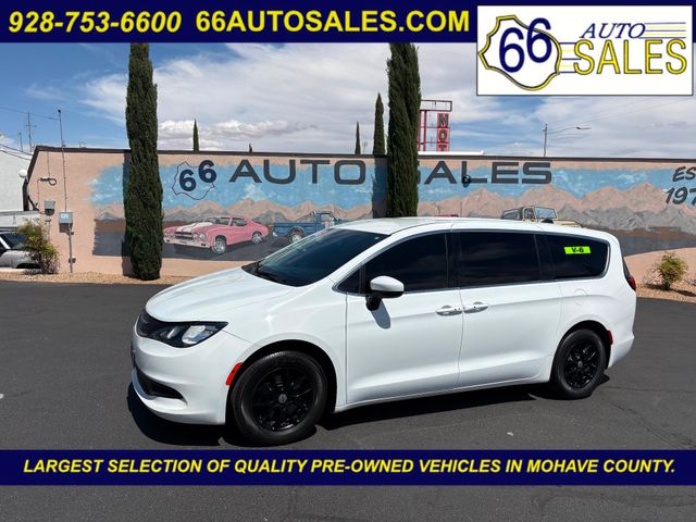 2022 Chrysler Voyager LX