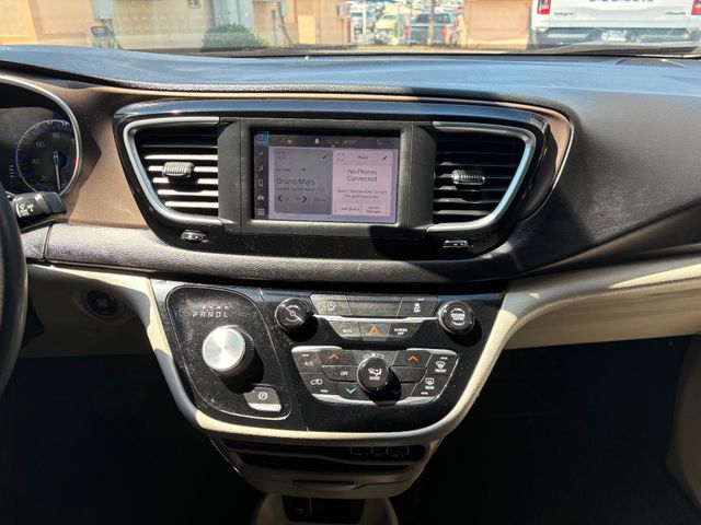 2022 Chrysler Voyager LX 2022 Chrysler Voyager LX