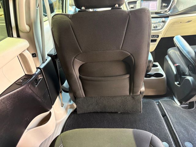 2022 Chrysler Voyager LX 2022 Chrysler Voyager LX