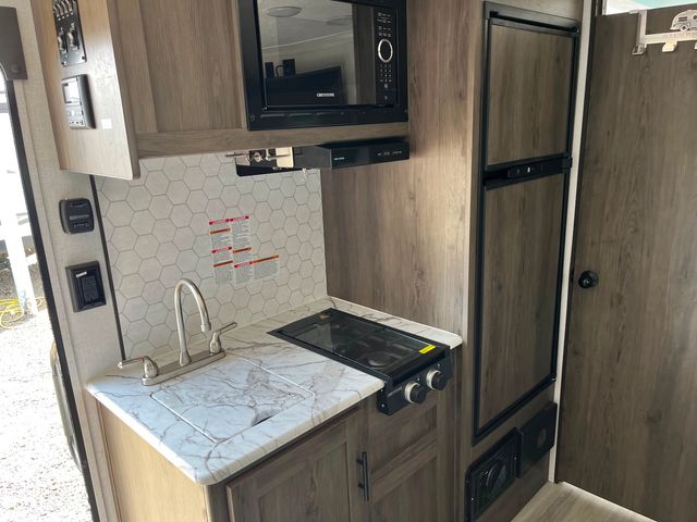 2022 Coachmen Clipper 17FQS
