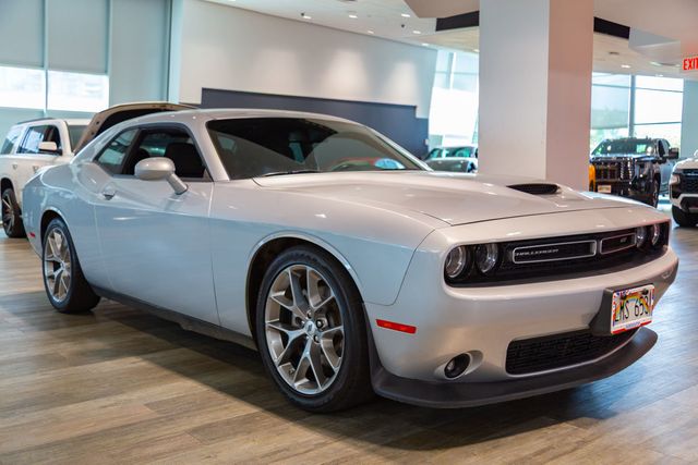 2022 Dodge Challenger at Autosource, photo 2