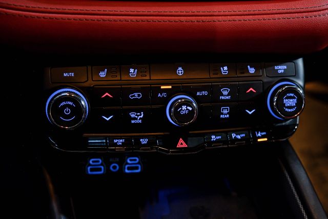 2022 Dodge Durango R/T BLACKTOP  Preferred Pkg. 22C RED LEATHER Roof | Dallas, TX | East Dallas Diesel