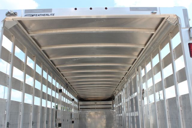 2022 Featherlite 8127 - 32' GN Livestock, 2 Cut Gates w/ sliders, Tandem 8Ks | CONROE, TX | SportChassis/ Featherlite Trailers of Texas 2022 Featherlite 8127 - 32' GN Livestock, 2 Cut Gates w/ sliders, Tandem 8Ks | CONROE, TX | SportChassis/ Featherlite Trailers of Texas