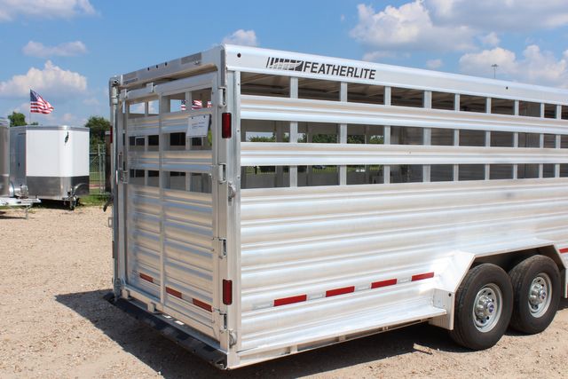 2022 Featherlite 8127 - 32' GN Livestock, 2 Cut Gates w/ sliders, Tandem 8Ks | CONROE, TX | SportChassis/ Featherlite Trailers of Texas 2022 Featherlite 8127 - 32' GN Livestock, 2 Cut Gates w/ sliders, Tandem 8Ks | CONROE, TX | SportChassis/ Featherlite Trailers of Texas