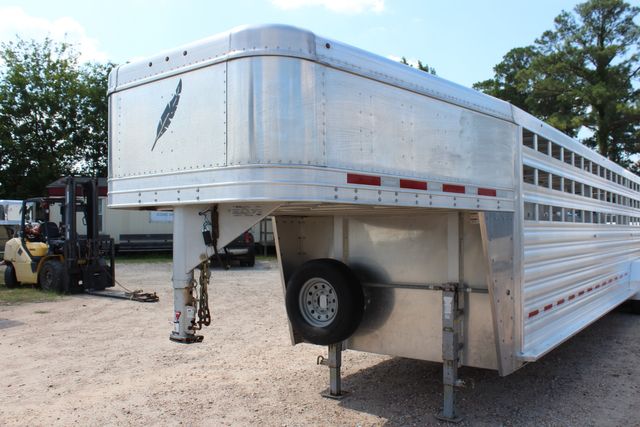 2022 Featherlite 8127 - 32' GN Livestock, 2 Cut Gates w/ sliders, Tandem 8Ks | CONROE, TX | SportChassis/ Featherlite Trailers of Texas 2022 Featherlite 8127 - 32' GN Livestock, 2 Cut Gates w/ sliders, Tandem 8Ks | CONROE, TX | SportChassis/ Featherlite Trailers of Texas