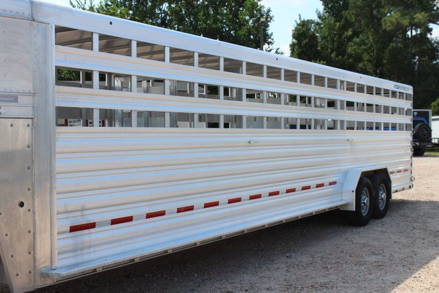 2022 Featherlite 8127 - 32' GN Livestock, 2 Cut Gates w/ sliders, Tandem 8Ks | CONROE, TX | SportChassis/ Featherlite Trailers of Texas 2022 Featherlite 8127 - 32' GN Livestock, 2 Cut Gates w/ sliders, Tandem 8Ks | CONROE, TX | SportChassis/ Featherlite Trailers of Texas