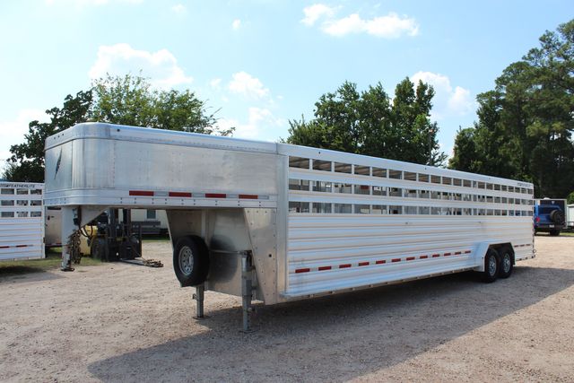 2022 Featherlite 8127 - 32' GN Livestock, 2 Cut Gates w/ sliders, Tandem 8Ks | CONROE, TX | SportChassis/ Featherlite Trailers of Texas 2022 Featherlite 8127 - 32' GN Livestock, 2 Cut Gates w/ sliders, Tandem 8Ks | CONROE, TX | SportChassis/ Featherlite Trailers of Texas