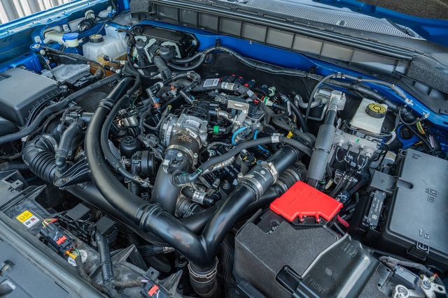 2022 Ford Bronco Outer Banks 4X4 / VELOCITY BLUE / BIG SCREEN | Austin, TX | Rocky Mountain Truck Stop Austin 2022 Ford Bronco Outer Banks 4X4 / VELOCITY BLUE / BIG SCREEN | Austin, TX | Rocky Mountain Truck Stop Austin