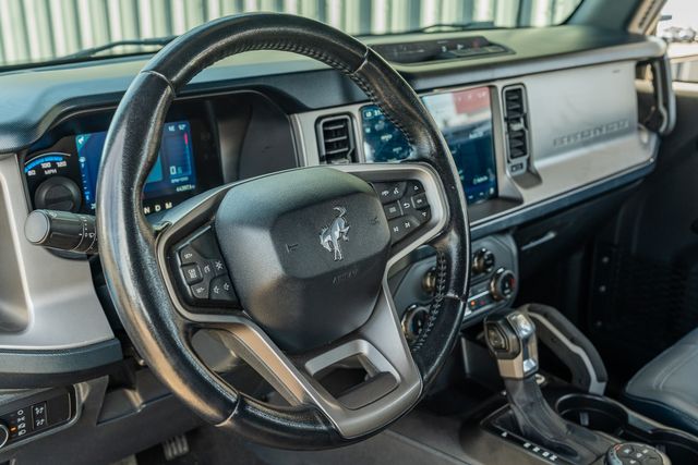 2022 Ford Bronco Outer Banks 4X4 / VELOCITY BLUE / BIG SCREEN | Austin, TX | Rocky Mountain Truck Stop Austin