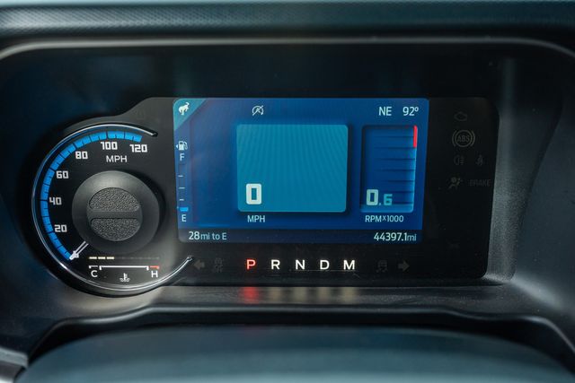 2022 Ford Bronco Outer Banks 4X4 / VELOCITY BLUE / BIG SCREEN | Austin, TX | Rocky Mountain Truck Stop Austin