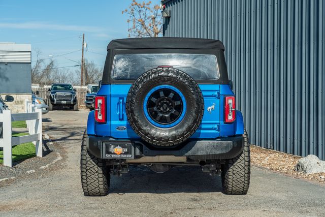 2022 Ford Bronco Outer Banks 4X4 / VELOCITY BLUE / BIG SCREEN | Austin, TX | Rocky Mountain Truck Stop Austin