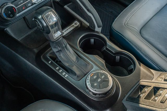 2022 Ford Bronco Outer Banks 4X4 / VELOCITY BLUE / BIG SCREEN | Austin, TX | Rocky Mountain Truck Stop Austin