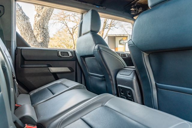 2022 Ford Bronco Outer Banks 4X4 / VELOCITY BLUE / BIG SCREEN | Austin, TX | Rocky Mountain Truck Stop Austin 2022 Ford Bronco Outer Banks 4X4 / VELOCITY BLUE / BIG SCREEN | Austin, TX | Rocky Mountain Truck Stop Austin