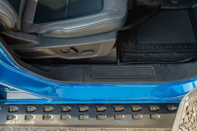 2022 Ford Bronco Outer Banks 4X4 / VELOCITY BLUE / BIG SCREEN | Austin, TX | Rocky Mountain Truck Stop Austin