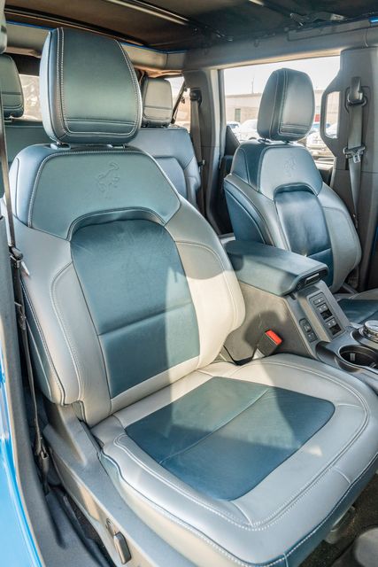 2022 Ford Bronco Outer Banks 4X4 / VELOCITY BLUE / BIG SCREEN | Austin, TX | Rocky Mountain Truck Stop Austin