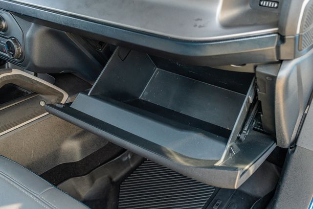 2022 Ford Bronco Outer Banks 4X4 / VELOCITY BLUE / BIG SCREEN | Austin, TX | Rocky Mountain Truck Stop Austin 2022 Ford Bronco Outer Banks 4X4 / VELOCITY BLUE / BIG SCREEN | Austin, TX | Rocky Mountain Truck Stop Austin