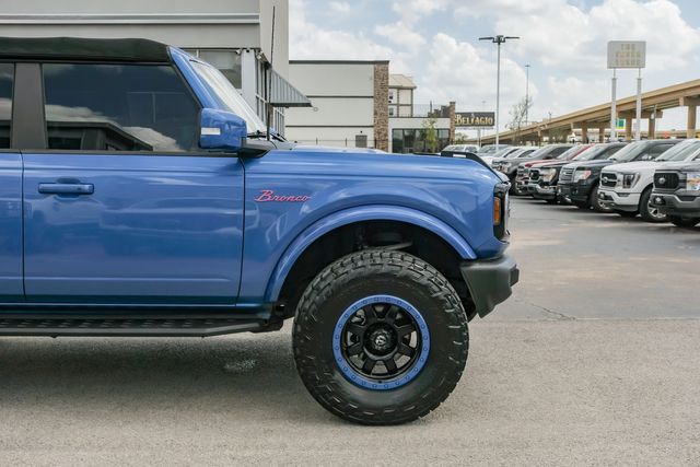 2022 Ford Bronco Outer Banks 4X4 / VELOCITY BLUE / BIG SCREEN | Austin, TX | Rocky Mountain Truck Stop Austin 2022 Ford Bronco Outer Banks 4X4 / VELOCITY BLUE / BIG SCREEN | Austin, TX | Rocky Mountain Truck Stop Austin