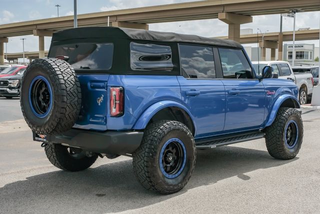 2022 Ford Bronco Outer Banks 4X4 / VELOCITY BLUE / BIG SCREEN | Austin, TX | Rocky Mountain Truck Stop Austin 2022 Ford Bronco Outer Banks 4X4 / VELOCITY BLUE / BIG SCREEN | Austin, TX | Rocky Mountain Truck Stop Austin