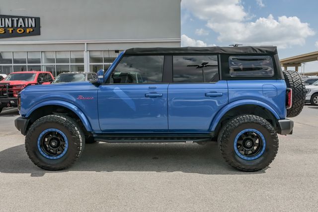 2022 Ford Bronco Outer Banks 4X4 / VELOCITY BLUE / BIG SCREEN | Austin, TX | Rocky Mountain Truck Stop Austin 2022 Ford Bronco Outer Banks 4X4 / VELOCITY BLUE / BIG SCREEN | Austin, TX | Rocky Mountain Truck Stop Austin