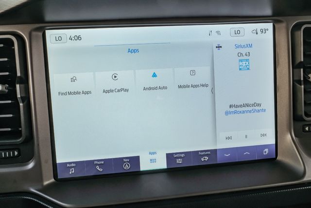 2022 Ford Bronco Outer Banks 4X4 / VELOCITY BLUE / BIG SCREEN | Austin, TX | Rocky Mountain Truck Stop Austin 2022 Ford Bronco Outer Banks 4X4 / VELOCITY BLUE / BIG SCREEN | Austin, TX | Rocky Mountain Truck Stop Austin