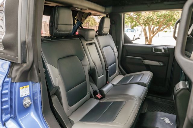 2022 Ford Bronco Outer Banks 4X4 / VELOCITY BLUE / BIG SCREEN | Austin, TX | Rocky Mountain Truck Stop Austin 2022 Ford Bronco Outer Banks 4X4 / VELOCITY BLUE / BIG SCREEN | Austin, TX | Rocky Mountain Truck Stop Austin