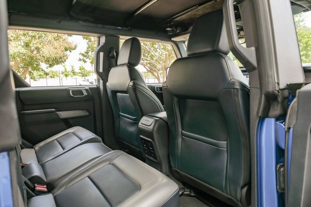 2022 Ford Bronco Outer Banks 4X4 / VELOCITY BLUE / BIG SCREEN | Austin, TX | Rocky Mountain Truck Stop Austin 2022 Ford Bronco Outer Banks 4X4 / VELOCITY BLUE / BIG SCREEN | Austin, TX | Rocky Mountain Truck Stop Austin