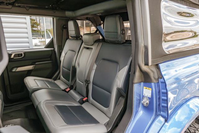 2022 Ford Bronco Outer Banks 4X4 / VELOCITY BLUE / BIG SCREEN | Austin, TX | Rocky Mountain Truck Stop Austin 2022 Ford Bronco Outer Banks 4X4 / VELOCITY BLUE / BIG SCREEN | Austin, TX | Rocky Mountain Truck Stop Austin