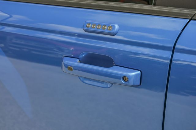 2022 Ford Bronco Outer Banks 4X4 / VELOCITY BLUE / BIG SCREEN | Austin, TX | Rocky Mountain Truck Stop Austin 2022 Ford Bronco Outer Banks 4X4 / VELOCITY BLUE / BIG SCREEN | Austin, TX | Rocky Mountain Truck Stop Austin