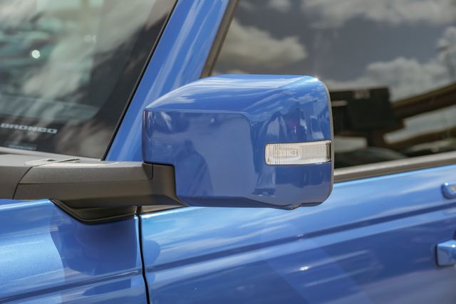 2022 Ford Bronco Outer Banks 4X4 / VELOCITY BLUE / BIG SCREEN | Austin, TX | Rocky Mountain Truck Stop Austin 2022 Ford Bronco Outer Banks 4X4 / VELOCITY BLUE / BIG SCREEN | Austin, TX | Rocky Mountain Truck Stop Austin