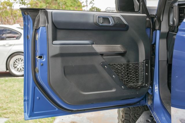 2022 Ford Bronco Outer Banks 4X4 / VELOCITY BLUE / BIG SCREEN | Austin, TX | Rocky Mountain Truck Stop Austin 2022 Ford Bronco Outer Banks 4X4 / VELOCITY BLUE / BIG SCREEN | Austin, TX | Rocky Mountain Truck Stop Austin