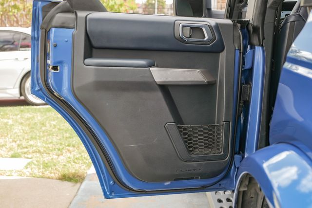 2022 Ford Bronco Outer Banks 4X4 / VELOCITY BLUE / BIG SCREEN | Austin, TX | Rocky Mountain Truck Stop Austin 2022 Ford Bronco Outer Banks 4X4 / VELOCITY BLUE / BIG SCREEN | Austin, TX | Rocky Mountain Truck Stop Austin