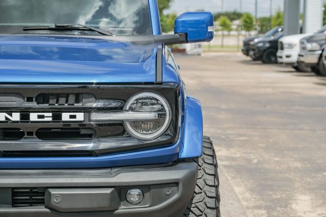 2022 Ford Bronco Outer Banks 4X4 / VELOCITY BLUE / BIG SCREEN | Austin, TX | Rocky Mountain Truck Stop Austin 2022 Ford Bronco Outer Banks 4X4 / VELOCITY BLUE / BIG SCREEN | Austin, TX | Rocky Mountain Truck Stop Austin
