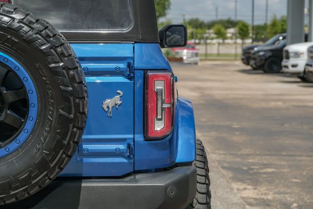 2022 Ford Bronco Outer Banks 4X4 / VELOCITY BLUE / BIG SCREEN | Austin, TX | Rocky Mountain Truck Stop Austin 2022 Ford Bronco Outer Banks 4X4 / VELOCITY BLUE / BIG SCREEN | Austin, TX | Rocky Mountain Truck Stop Austin