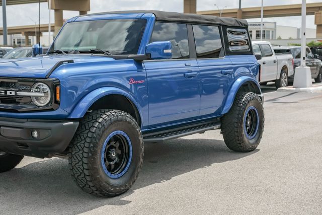 2022 Ford Bronco Outer Banks 4X4 / VELOCITY BLUE / BIG SCREEN | Austin, TX | Rocky Mountain Truck Stop Austin 2022 Ford Bronco Outer Banks 4X4 / VELOCITY BLUE / BIG SCREEN | Austin, TX | Rocky Mountain Truck Stop Austin