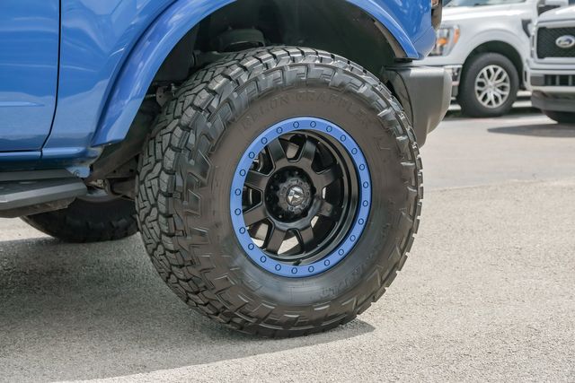 2022 Ford Bronco Outer Banks 4X4 / VELOCITY BLUE / BIG SCREEN | Austin, TX | Rocky Mountain Truck Stop Austin 2022 Ford Bronco Outer Banks 4X4 / VELOCITY BLUE / BIG SCREEN | Austin, TX | Rocky Mountain Truck Stop Austin