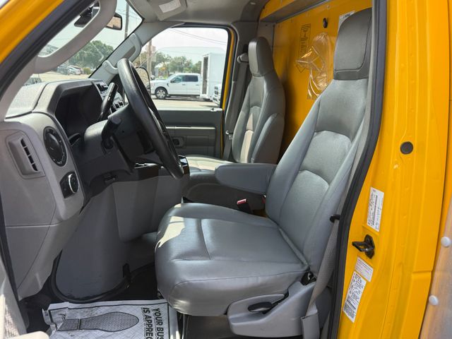 2022 Ford  E-350 CUTAWAY DUALLY AUTO 123K 176 WB 7.3L V8