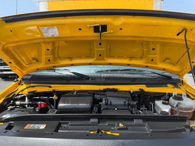 2022 Ford  E-350 CUTAWAY DUALLY AUTO 123K 176 WB 7.3L V8